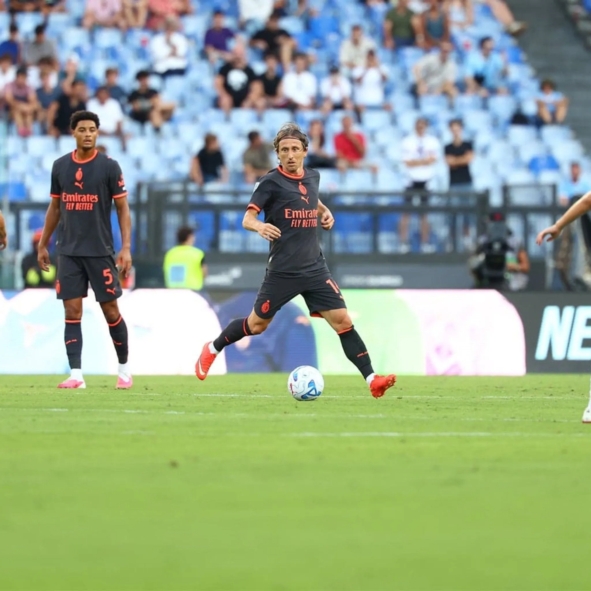 MODRIĆ NË BANKINË E REZERVËVE KUNDËR BENFICËS