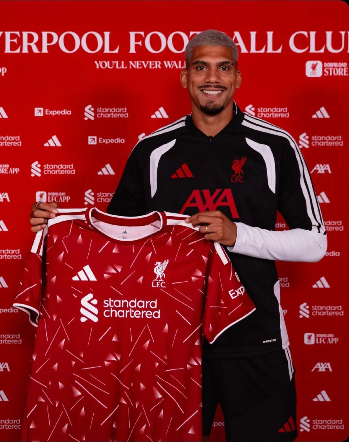 Ronald Araujo prezantohet në Liverpool