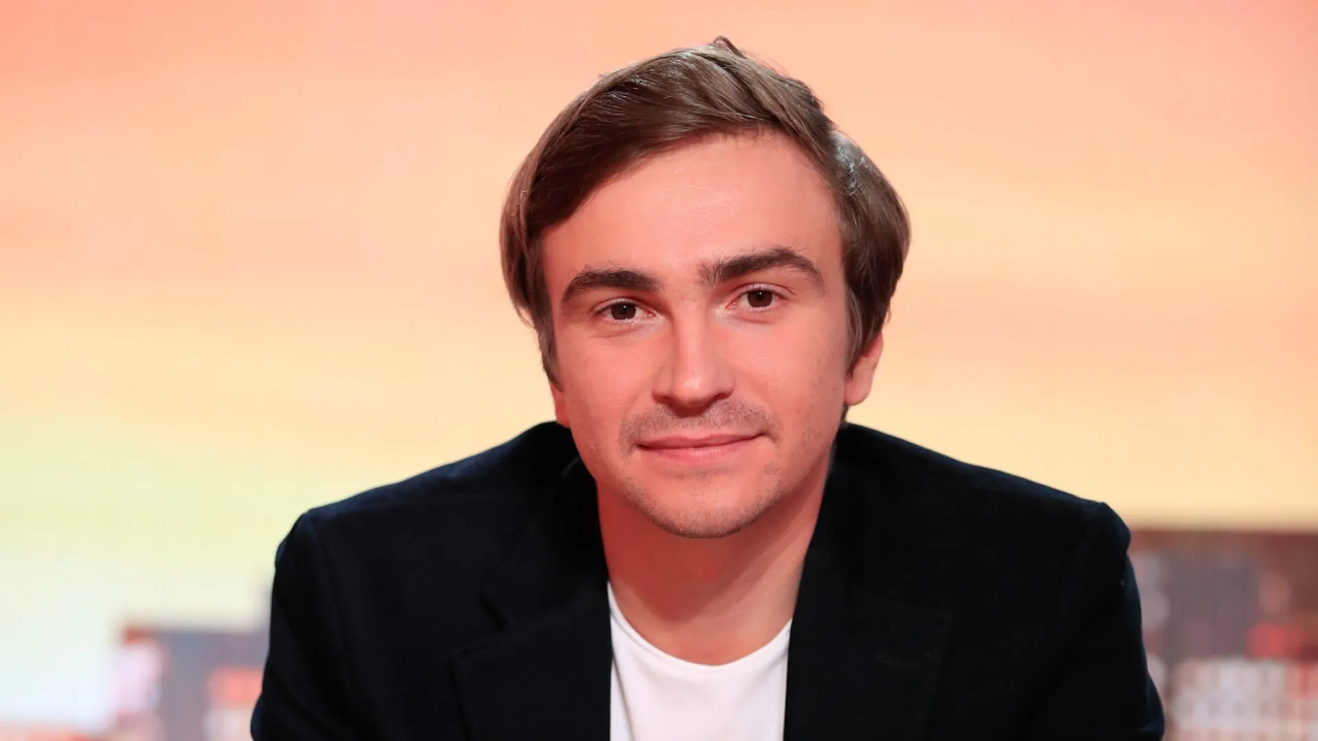 Bertrand Latour [komentator francez i futbollit] i ashpër kundër Kylian Mbappé për fushatën e tij për Topin e Artë!