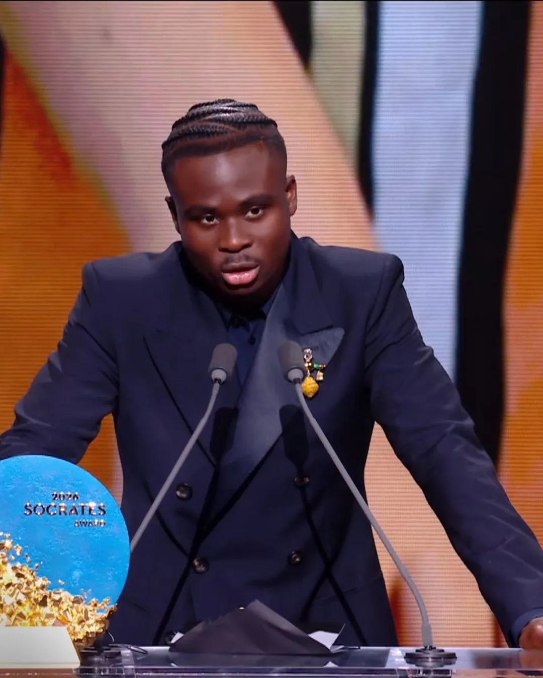 Bukayo Saka mban një fjalim emocional pas fitores së Çmimit Sócrates 2026!
