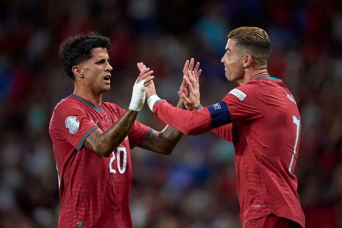 João Cancelo: "Cristiano Ronaldo është kapiteni ynë dhe simboli i kombëtares sonë"
