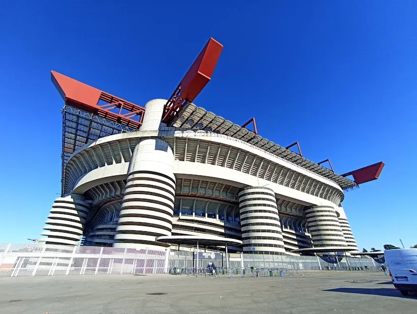 SAN SIRO I RI, MILANO AVANCON : SYNIMI ËSHTË EURO 2032