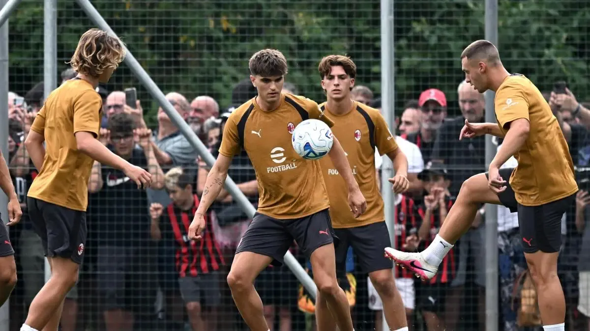 Milan, nesër rikthehet në stërvitje: programi deri te ndeshja me Manchester United