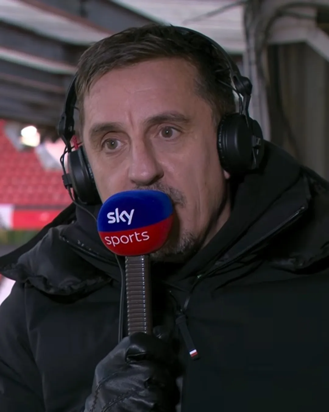 Gary Neville frikësohet se Manchester United do ta Shkarkojë Michael Carrick brenda 24 orëve të ardhshme, ndërsa ai kërkon përgjegjësi nga hierarkia