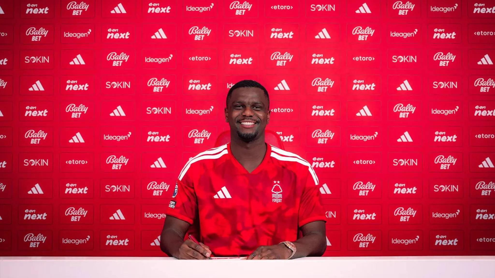Nottingham Forest firmos me Ousmane Diomande
