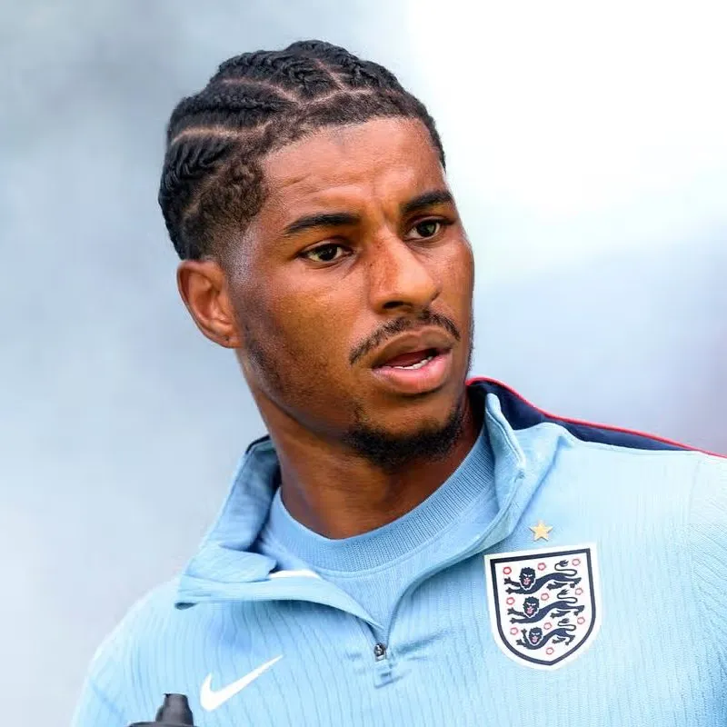 Rashford rikthehet në Manchester