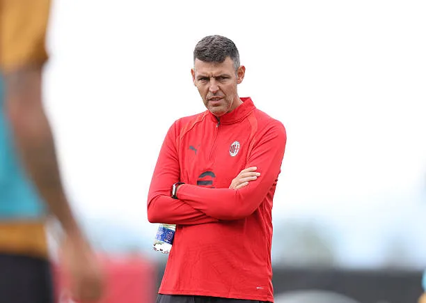 Sergio Navarro (Trajneri i Milan Futuro) foli për Gazzetta:  I lë lojtarët të bëjnë gjithçka