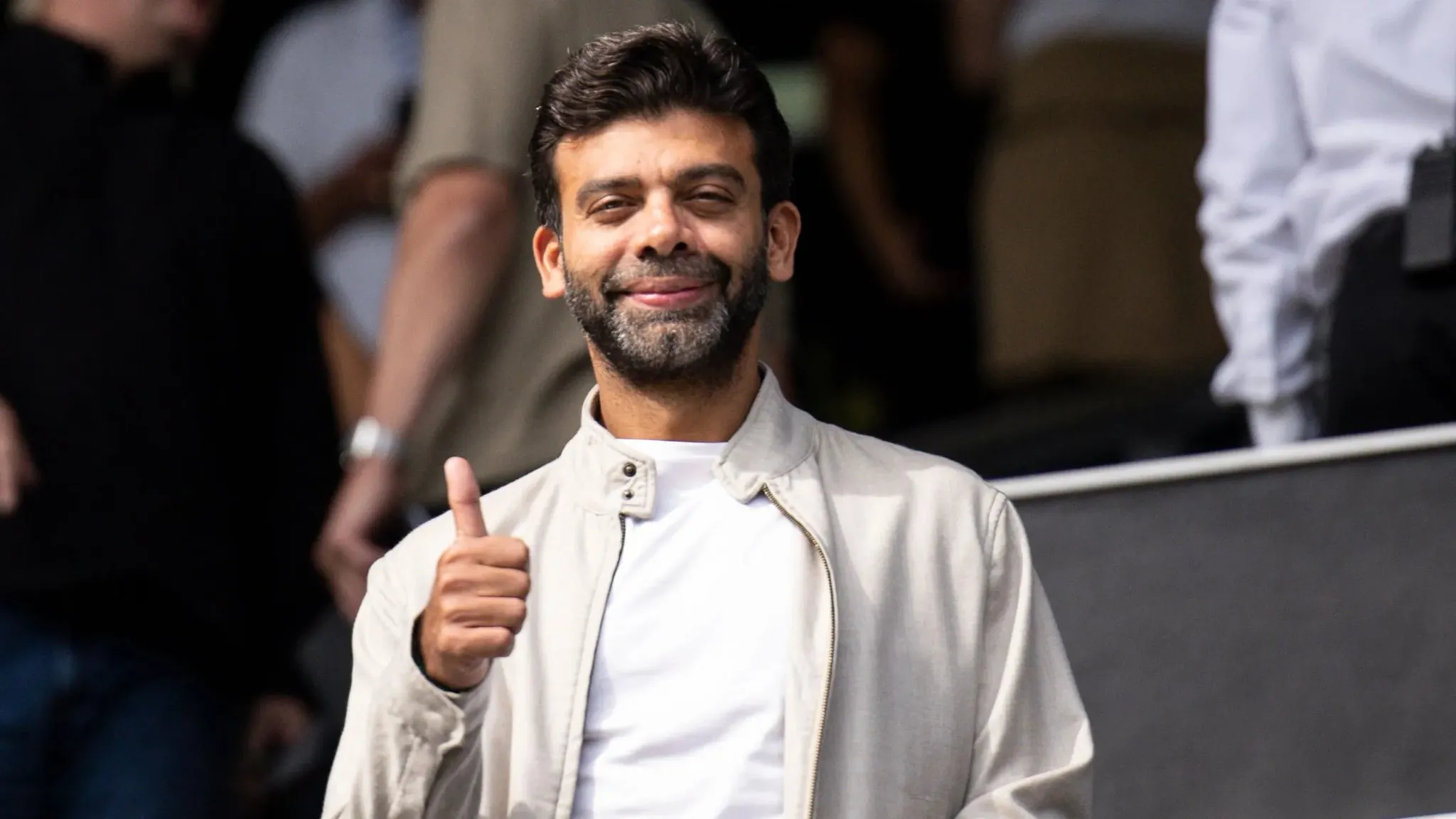 Liverpool shet  30% të aksioneve të  konsorciumi i drejtuar prej Amit Bhatia